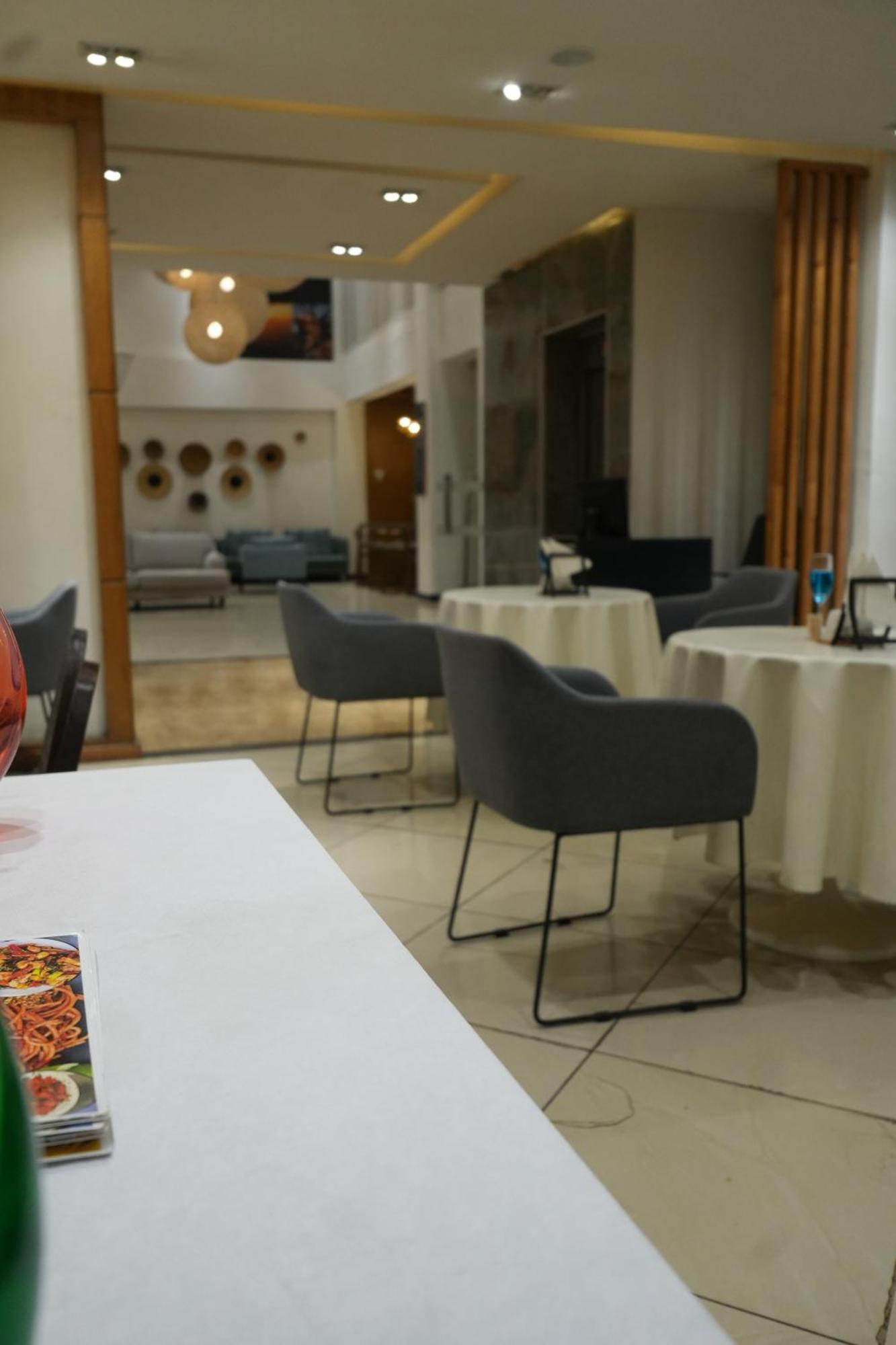 Mazeki Addis Boutique Hotel מראה חיצוני תמונה