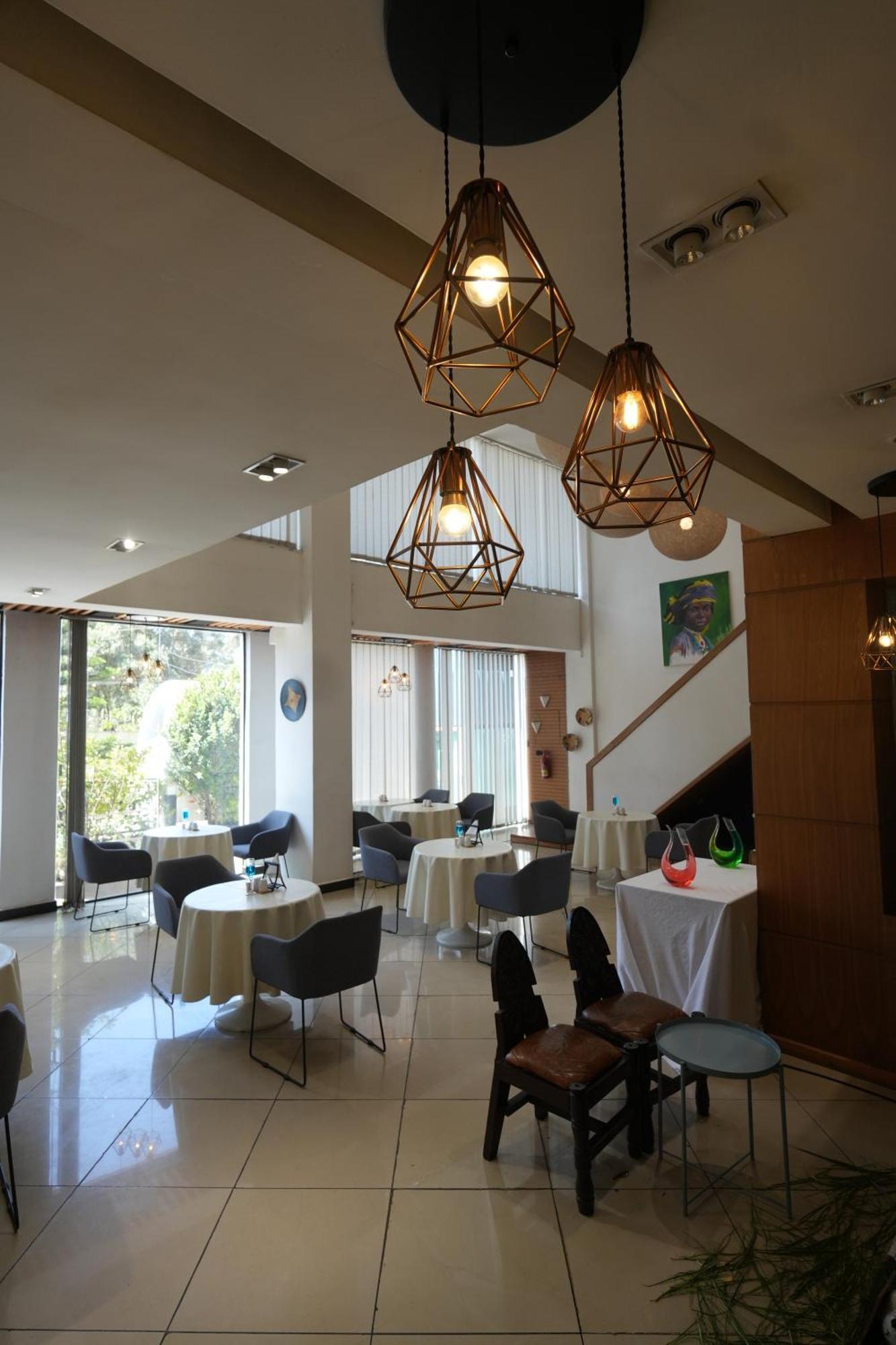 Mazeki Addis Boutique Hotel מראה חיצוני תמונה